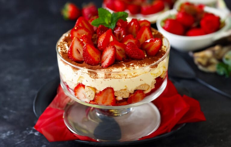 Tiramisu aux Fraises et Mascarpone : Un Délice Printanier – Cuisine
