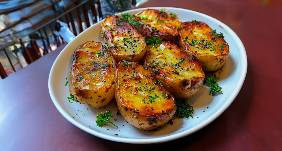 Pommes de Terre à l’Ail et au Beurre au Four – Cuisine