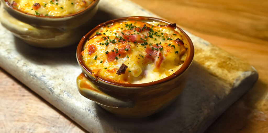 Œufs Cocotte au Reblochon et Lardons – Cuisine