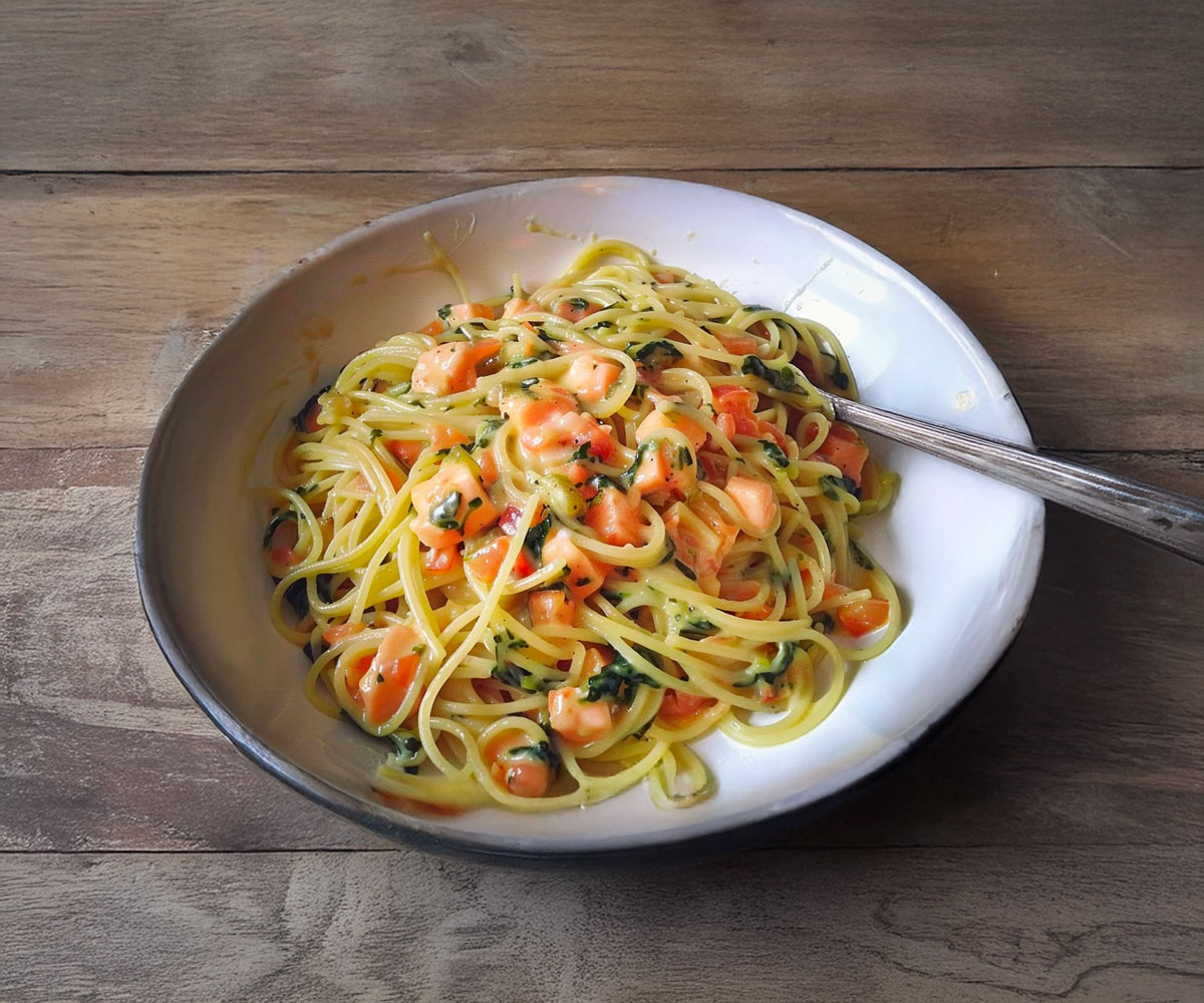 Spaghetti au Saumon Fumé et aux Courgettes : Un Plat Crémeux et